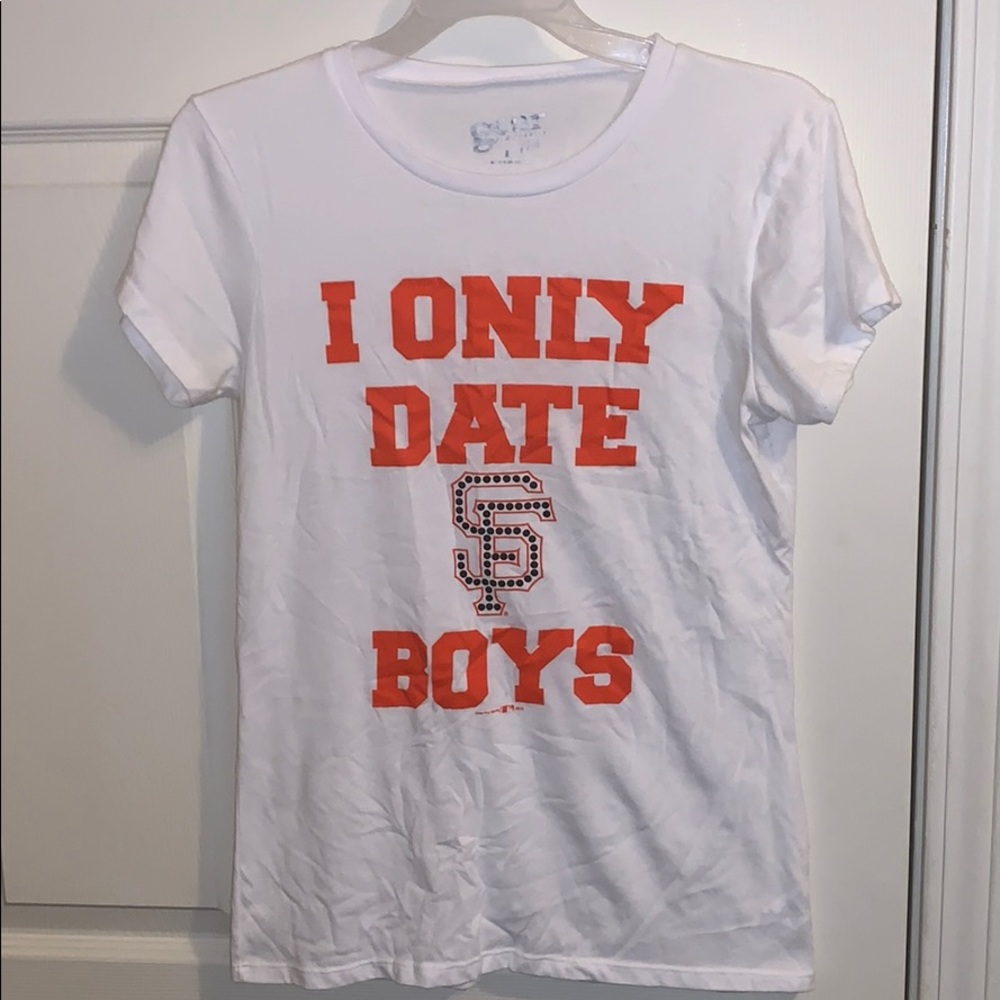 SF Giants tshirt